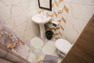 Гостевой дом Фламинго Голубицкая Двухместный номер с 1 кроватью или 2 отдельными кроватями-4